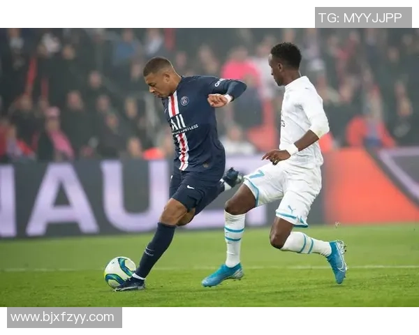 巴黎足球对阵卡昂的精彩对决揭示了法甲联赛的激烈竞争与球队实力的较量